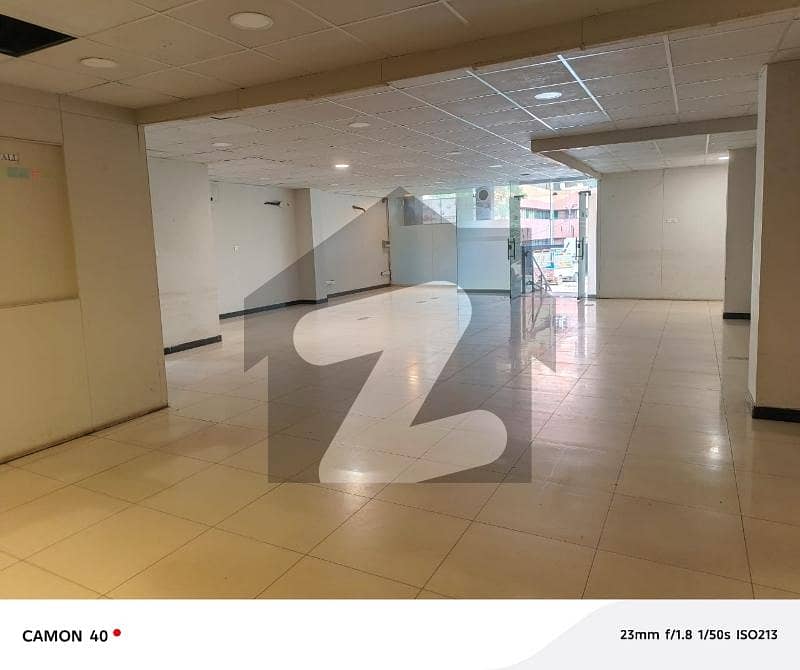 Blue Area 3000sqft 3rd Floor Available For Rent