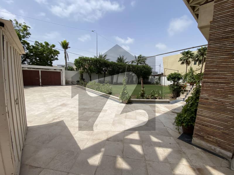 خیابان اتحاد روڈ کراچی میں 3 کمروں کا 2 کنال بالائی پورشن 3.5 لاکھ میں کرایہ پر دستیاب ہے۔