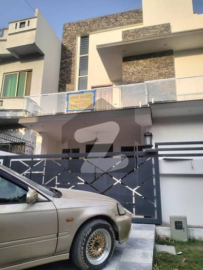 جی ۔ 13 اسلام آباد میں 6 کمروں کا 11 مرلہ مکان 8.5 کروڑ میں برائے فروخت۔