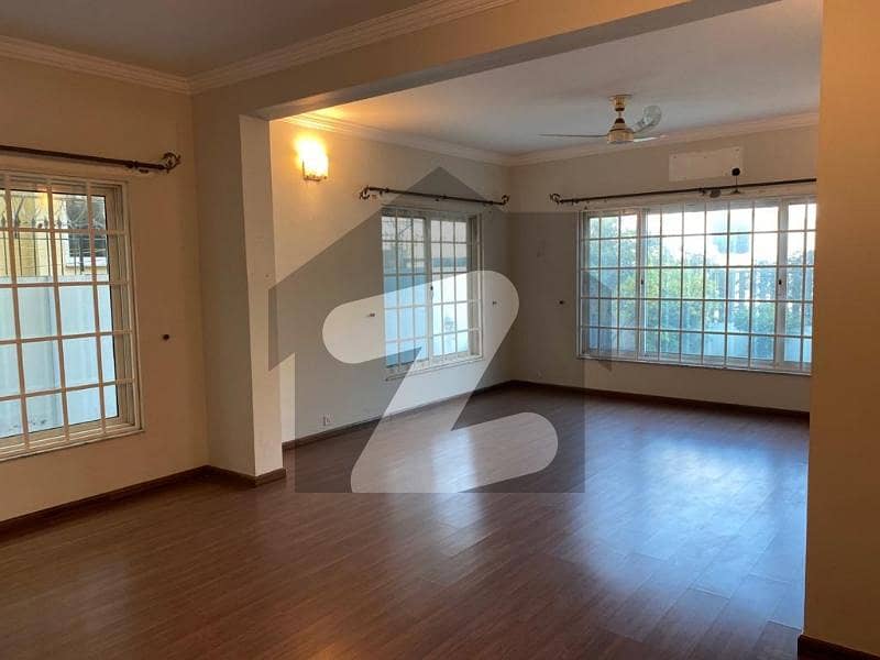 Beautiful House For Sale Near To Main Park Rod Beautiful House For Sale Near To Main Park Rod