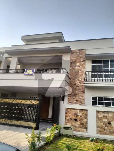 G-13/4 Street 149 Brand New Corner House Prime locaiton size 40x80 for sale
