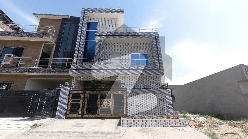 گلشنِِ صحت 1 ای ۔ 18,اسلام آباد میں 4 کمروں کا 5 مرلہ مکان 1.5 کروڑ میں برائے فروخت۔