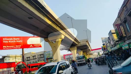 مری روڈ راولپنڈی میں 1 کنال کمرشل پلاٹ 35.0 کروڑ میں برائے فروخت۔