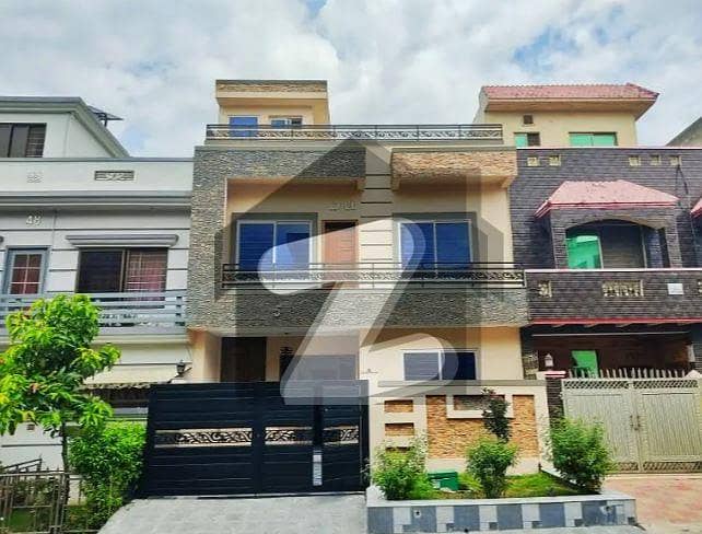 جی ۔ 13 اسلام آباد میں 5 کمروں کا 4 مرلہ مکان 4.1 کروڑ میں برائے فروخت۔ جی ۔ 13 اسلام آباد میں 5 کمروں کا 4 مرلہ مکان 4.1 کروڑ میں برائے فروخت۔