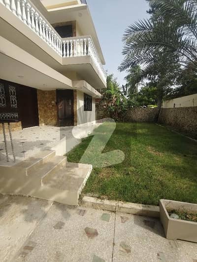 کلفٹن کراچی میں 9 کمروں کا 1 کنال مکان 5.0 لاکھ میں کرایہ پر دستیاب ہے۔ کلفٹن کراچی میں 9 کمروں کا 1 کنال مکان 5.0 لاکھ میں کرایہ پر دستیاب ہے۔