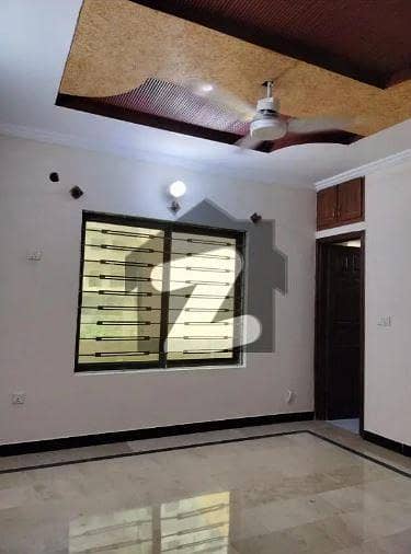 جی ۔ 13 اسلام آباد میں 5 کمروں کا 4 مرلہ مکان 3.27 کروڑ میں برائے فروخت۔ جی ۔ 13 اسلام آباد میں 5 کمروں کا 4 مرلہ مکان 3.27 کروڑ میں برائے فروخت۔