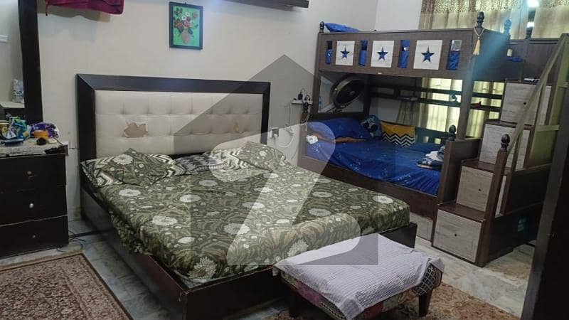 ڈی ایچ اے فیز 5 ڈی ایچ اے ڈیفینس,کراچی میں 4 کمروں کا 10 مرلہ مکان 2.25 لاکھ میں کرایہ پر دستیاب ہے۔