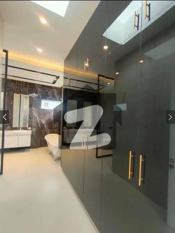 ڈی ایچ اے فیز 8 ڈی ایچ اے ڈیفینس,کراچی میں 6 کمروں کا 1 کنال مکان 19.0 کروڑ میں برائے فروخت۔ ڈی ایچ اے فیز 8 ڈی ایچ اے ڈیفینس,کراچی میں 6 کمروں کا 1 کنال مکان 19.0 کروڑ میں برائے فروخت۔