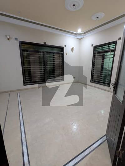Spacious 400sqyd -3-Bed DD Portion For Rent Jauhar Block 14