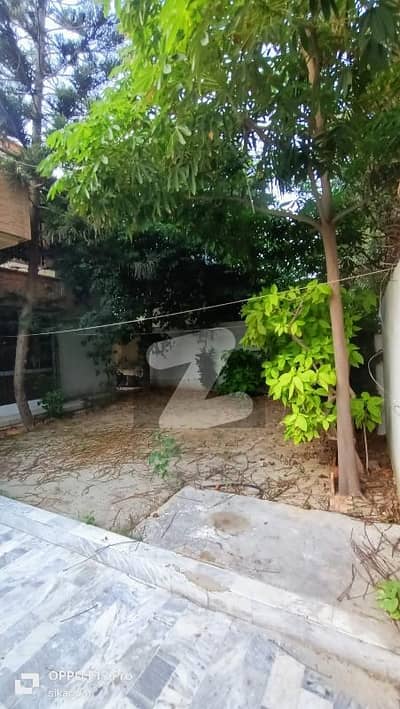 ڈی ایچ اے فیز 6 ڈی ایچ اے ڈیفینس,کراچی میں 5 کمروں کا 1 کنال مکان 11.75 کروڑ میں برائے فروخت۔