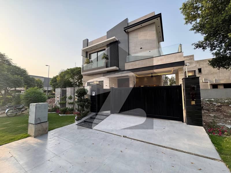 4 Bedrooms Modern Villa in DHA Lahore