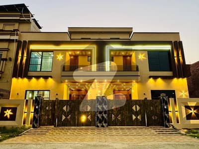 سٹی ہاؤسنگ سوسائٹی گوجرانوالہ میں 4 کمروں کا 10 مرلہ مکان 3.8 کروڑ میں برائے فروخت۔
