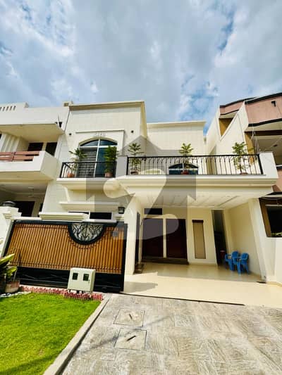 8 MARLA LUXURY DOUBLE UNIT HOUSE AVAILABLE FOR SALE