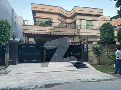 1 Kanal Slightly Used Modern House For Sale In DHA Prime Location