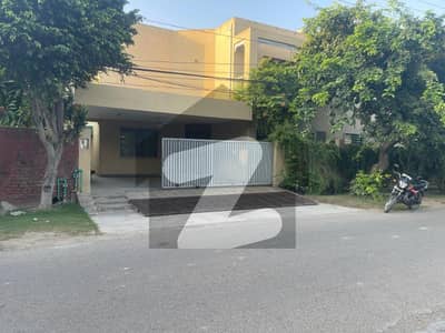 Corner 1 Kanal Slightly Used House For Sale at Prime Location DHA Lahore