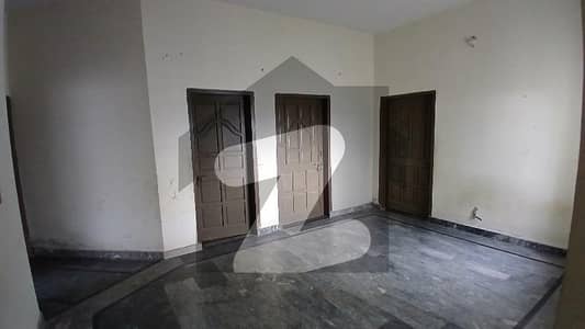 میرا مظفر ایبٹ آباد میں 8 کمروں کا 5 مرلہ مکان 1.5 کروڑ میں برائے فروخت۔