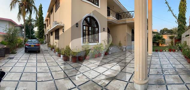 کے ڈی اے سکیم 1 کراچی میں 6 کمروں کا 2 کنال مکان 31.0 کروڑ میں برائے فروخت۔