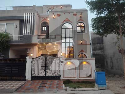 B BLOCK 3 MARLA BRAND NEW \SPANISH HOUSE FOR SALE IN \ALKABIR TOWN PHASE 2 . .