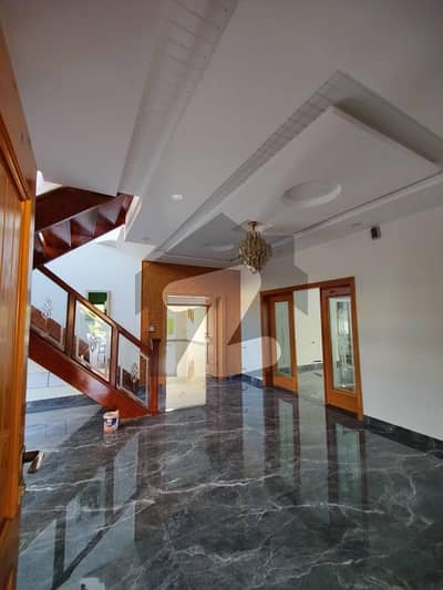 بحریہ گارڈن سٹی - زون 1 بحریہ گارڈن سٹی,بحریہ ٹاؤن,اسلام آباد میں 5 کمروں کا 1 کنال مکان 4.5 لاکھ میں کرایہ پر دستیاب ہے۔