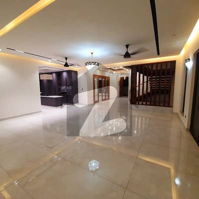 بحریہ ہلز بحریہ ٹاؤن کراچی,کراچی میں 5 کمروں کا 1 کنال مکان 8.25 کروڑ میں برائے فروخت۔