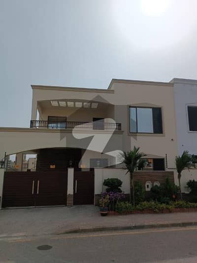 272sq Yd 5 Bedrooms Luxury Villa Is Available FOR RENT. 6km From Entrance Of BTK. 5 Bed DDL 2 Kitchens