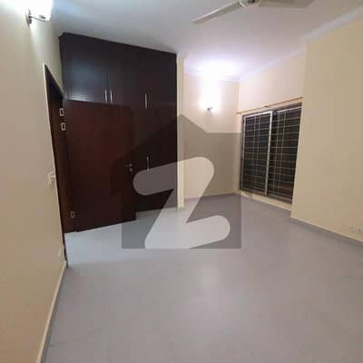 Iqbal Villa 3 Bed DD Semi Corner Fully Maintained Like Brand New Next To Jinnah Avenue With Private Aude Garden