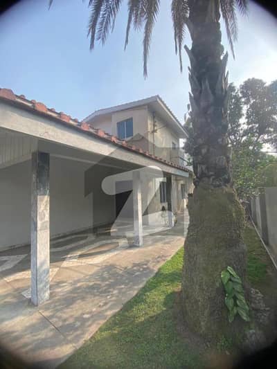 Elegant 1 Kanal Beautiful Family Bungalow For Sale In Cantt - Prime Location