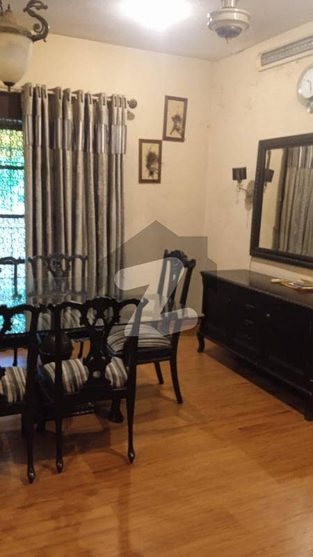 کینٹ لاہور میں 5 کمروں کا 1 کنال مکان 14.0 کروڑ میں برائے فروخت۔ کینٹ لاہور میں 5 کمروں کا 1 کنال مکان 14.0 کروڑ میں برائے فروخت۔