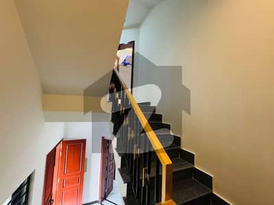 فیصل ٹاؤن فیز 1 - بلاک اے فیصل ٹاؤن فیز 1,فیصل ٹاؤن - ایف ۔ 18,اسلام آباد میں 6 کمروں کا 8 مرلہ مکان 3.84 کروڑ میں برائے فروخت۔