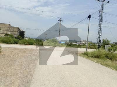 راوت انڈسٹریل اسٹیٹ راولپنڈی میں 8 کنال صنعتی زمین 9.0 کروڑ میں برائے فروخت۔