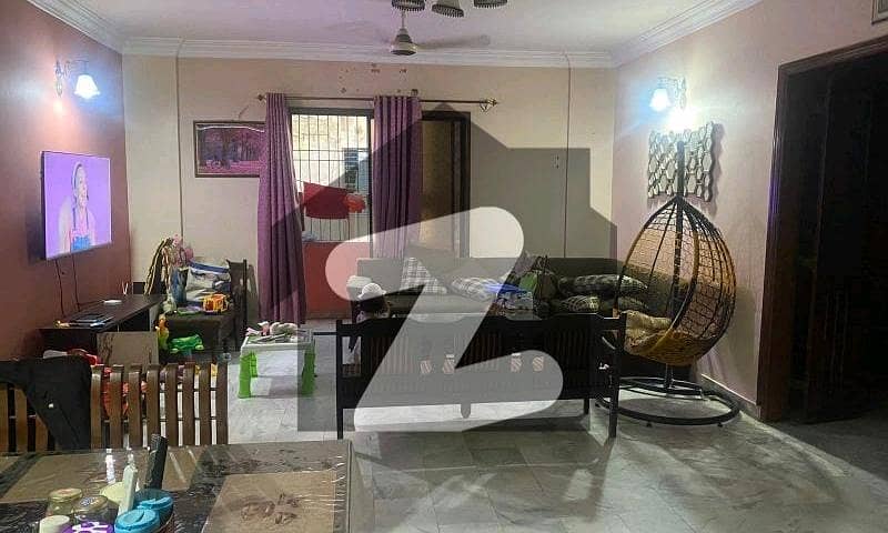 WELL MAINTAINED FULL FLOOR WITH LIFT WELL MAINTAINED FULL FLOOR WITH LIFT