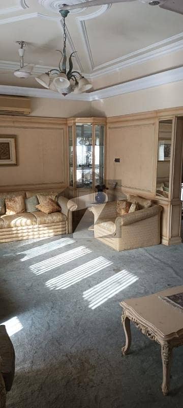 600 Yard Bungalow For Commercial Use