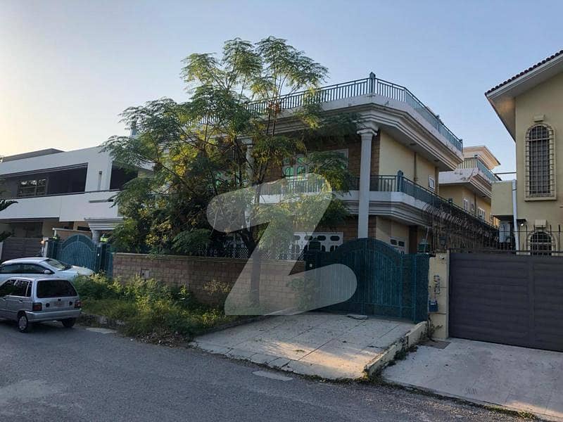 Beautiful House Available For Sale In F-7 Beautiful House Available For Sale In F-7