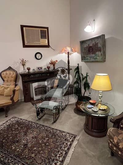 2 Kanal Old Single Story Prime Location House Available For Sale