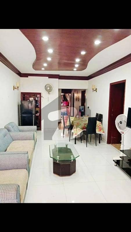 FLAT FOR SALE IN COUNTRY CLUB APARTMENT