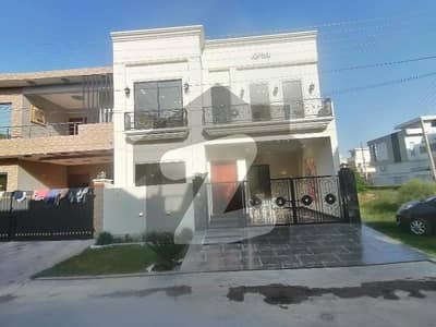 واپڈا ٹاؤن فیز 1 واپڈا ٹاؤن,ملتان میں 5 کمروں کا 7 مرلہ مکان 2.6 کروڑ میں برائے فروخت۔