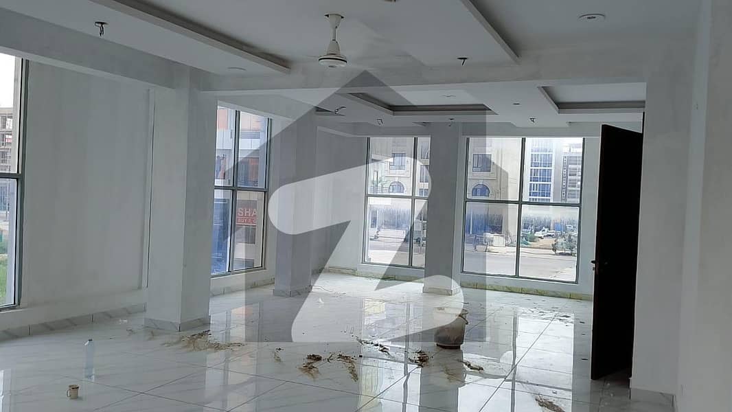 ڈی ایچ اے فیز 8 ڈی ایچ اے ڈیفینس,کراچی میں 5 مرلہ دفتر 1.4 لاکھ میں کرایہ پر دستیاب ہے۔