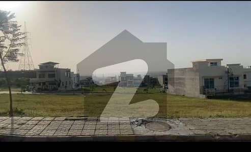 ڈی ایچ اے فیز 1 - سیکٹر ایف ڈی ایچ اے ڈیفینس فیز 1,ڈی ایچ اے ڈیفینس,اسلام آباد میں 1 کنال رہائشی پلاٹ 3.18 کروڑ میں برائے فروخت۔