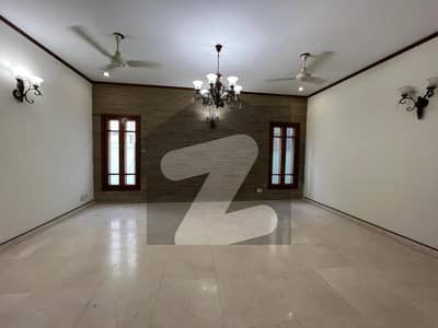 ڈی ایچ اے فیز 6 ڈی ایچ اے ڈیفینس,کراچی میں 7 کمروں کا 2 کنال مکان 7.0 لاکھ میں کرایہ پر دستیاب ہے۔