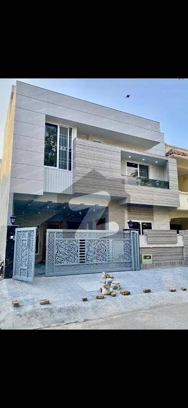 Luxurious Designers House For SALE Luxurious Designers House For SALE