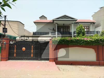 Buy A Centrally Located Facing Park 20 Marla House In Shamasabad Colony