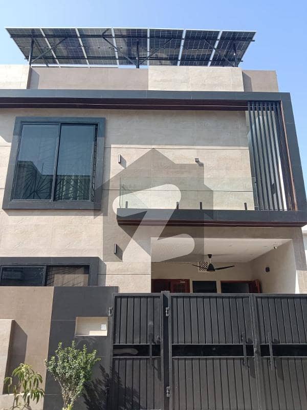 Double Unit House is available for Sale Double Unit House is available for Sale