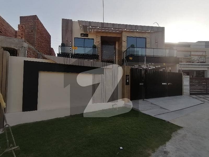 واپڈا ٹاؤن فیز 2 - بلاک آر واپڈا ٹاؤن فیز 2,واپڈا ٹاؤن,ملتان میں 6 کمروں کا 1 کنال مکان 7.5 کروڑ میں برائے فروخت۔ واپڈا ٹاؤن فیز 2 - بلاک آر واپڈا ٹاؤن فیز 2,واپڈا ٹاؤن,ملتان میں 6 کمروں کا 1 کنال مکان 7.5 کروڑ میں برائے فروخت۔