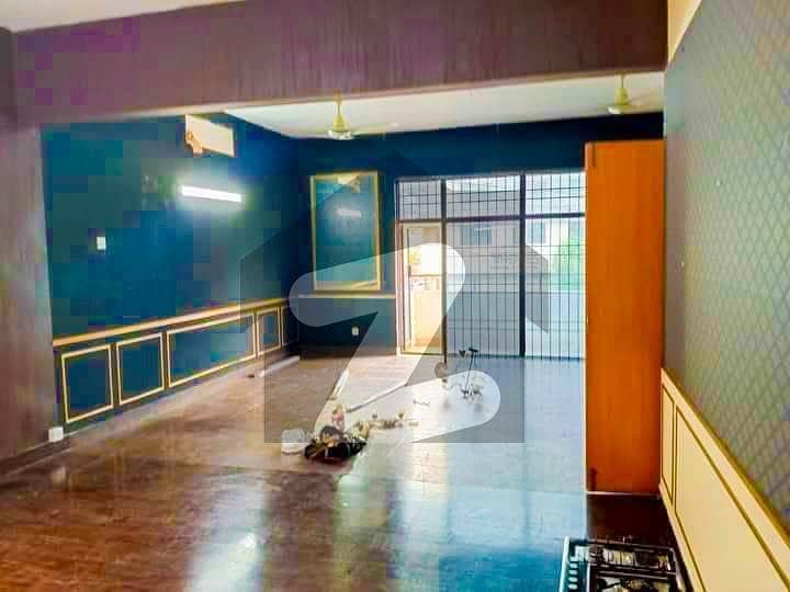 ڈی ایچ اے فیز 5 ڈی ایچ اے ڈیفینس,کراچی میں 3 کمروں کا 1 کنال بالائی پورشن 2.0 لاکھ میں کرایہ پر دستیاب ہے۔ ڈی ایچ اے فیز 5 ڈی ایچ اے ڈیفینس,کراچی میں 3 کمروں کا 1 کنال بالائی پورشن 2.0 لاکھ میں کرایہ پر دستیاب ہے۔
