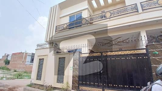 بہادر پور ملتان میں 2 کمروں کا 5 مرلہ بالائی پورشن 1.3 لاکھ میں کرایہ پر دستیاب ہے۔