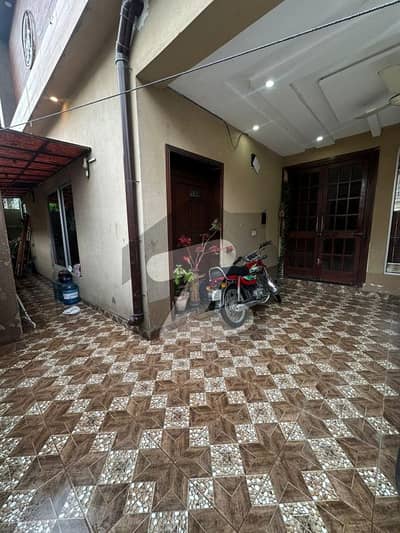 7.5 Marla Used House For Sale In Johar Twon 2