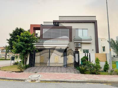 بحریہ ٹاؤن - اوورسیزبی بحریہ ٹاؤن اوورسیز انکلیو,بحریہ ٹاؤن,لاہور میں 4 کمروں کا 10 مرلہ مکان 3.4 کروڑ میں برائے فروخت۔