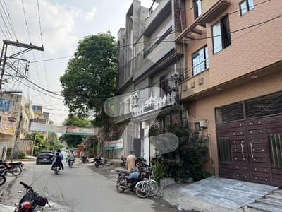House In Samanabad - Block N Sized 7 Marla Is Available