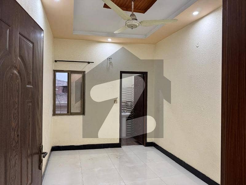 Perfect 750 Square Feet Flat In Ichhra For Sale Perfect 750 Square Feet Flat In Ichhra For Sale