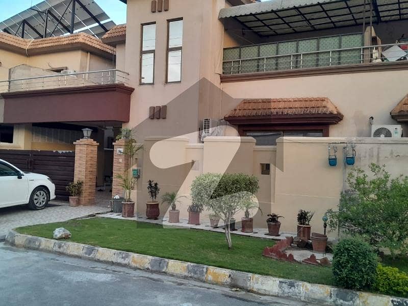 SD House 10 Marla Special House Available For Sale! SD House 10 Marla Special House Available For Sale!